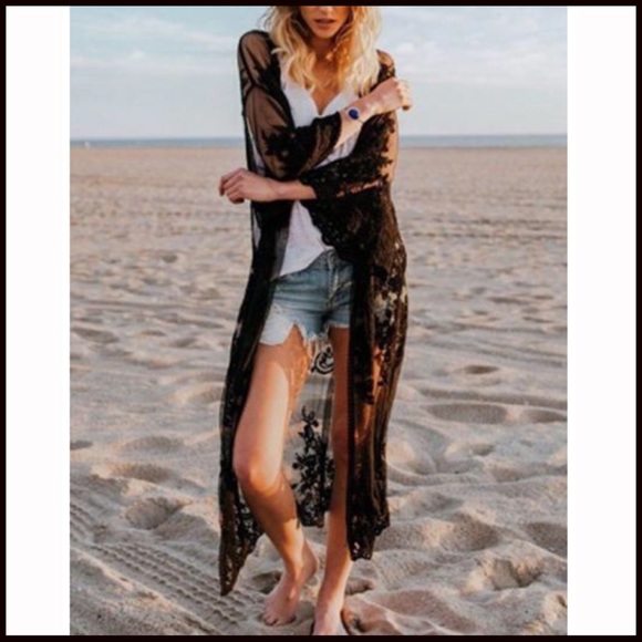 Lace Kimono in Black - Picture 3 of 4